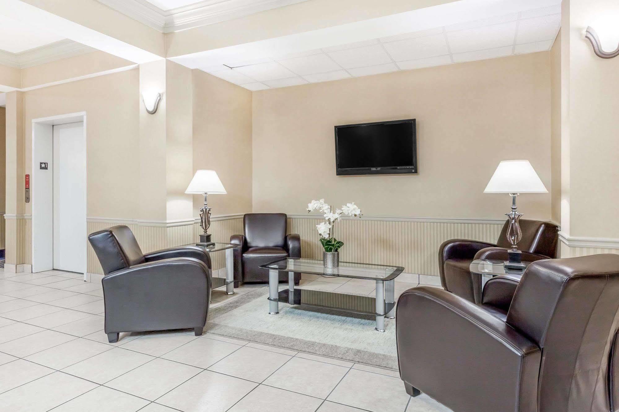 Baymont By Wyndham קרטרסוויל מראה חיצוני תמונה